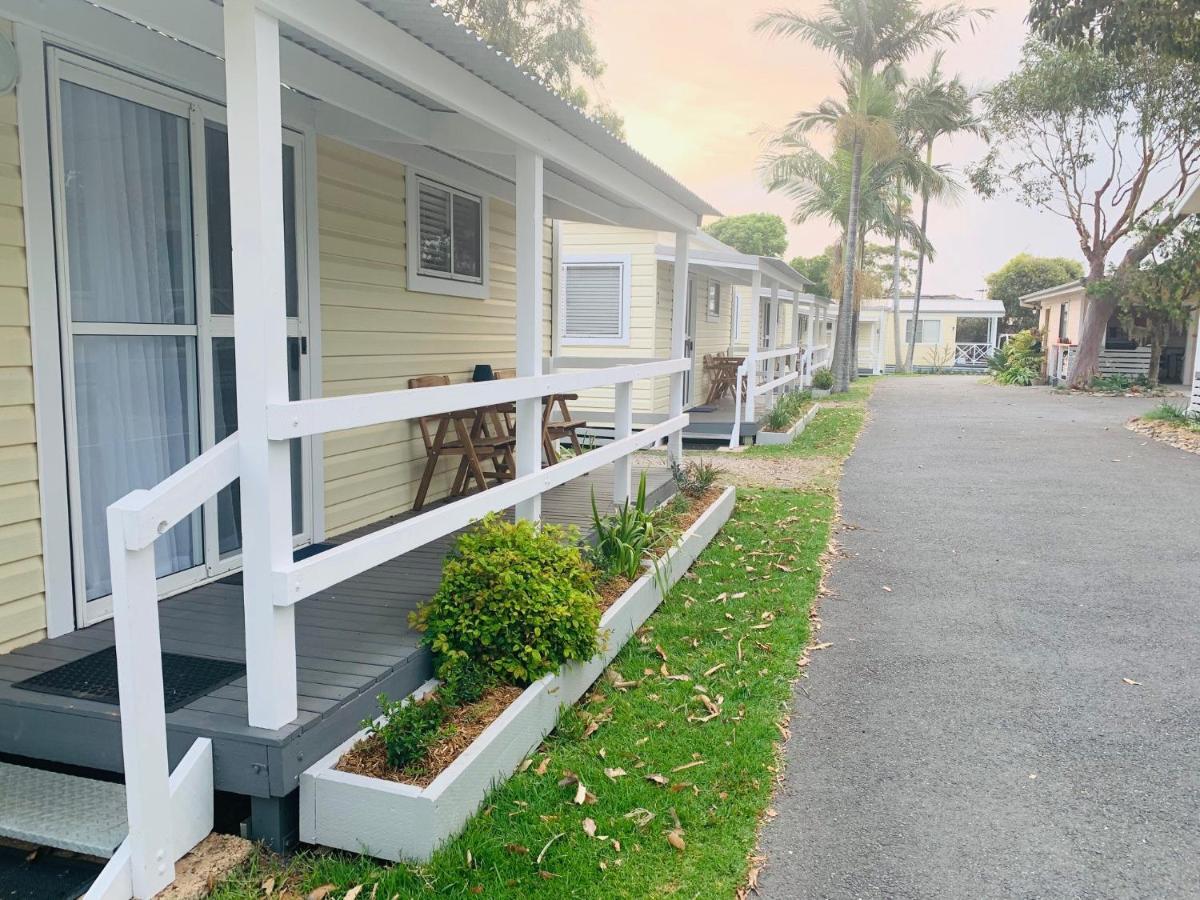 Little Palm Cabins Lake Cathie Exterior photo